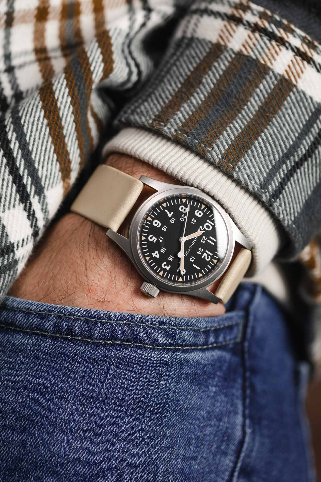 RIOS1931 CLASSIC Low-Profile Leather Watch Strap in SAND - Image 6