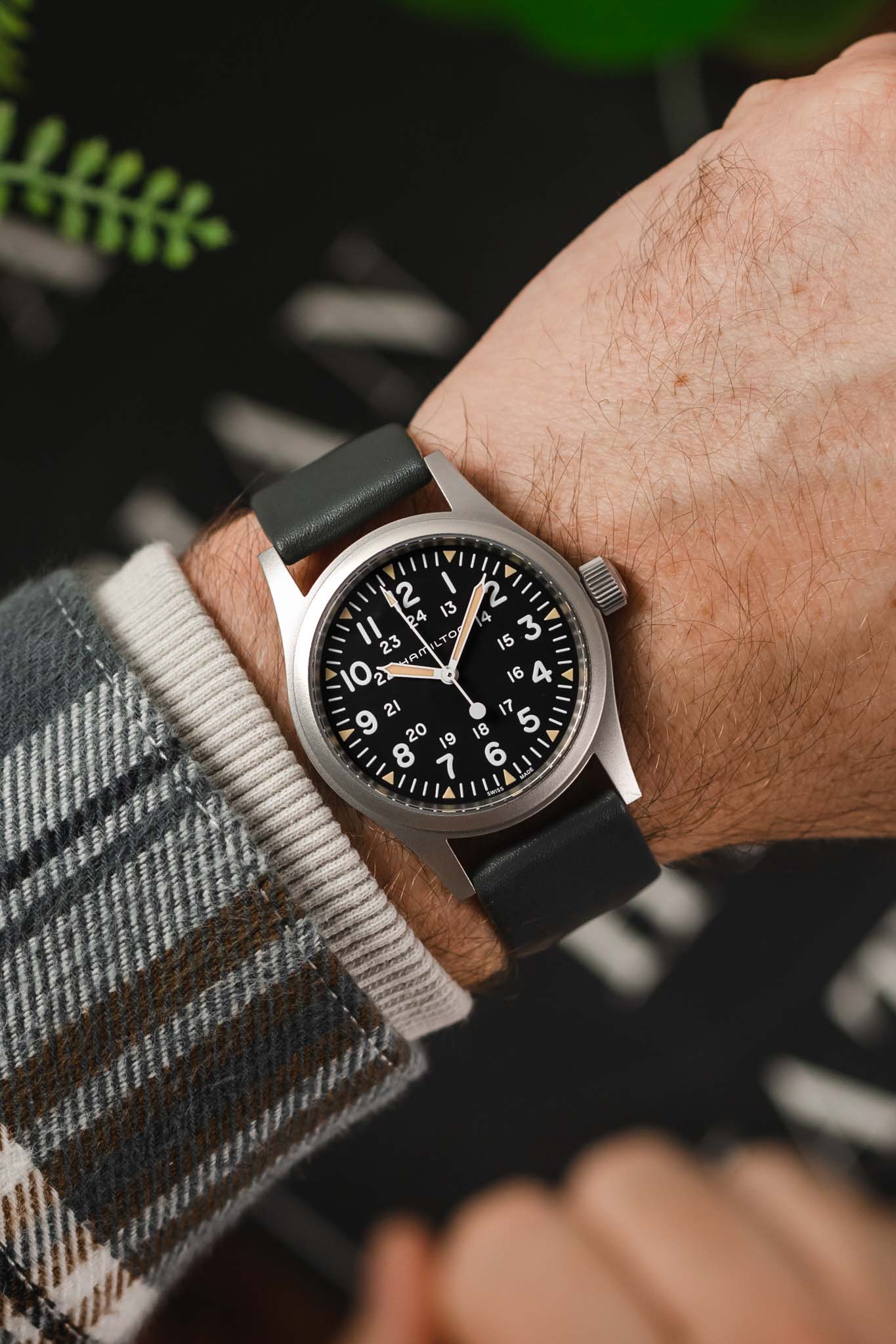 RIOS1931 CLASSIC Low-Profile Leather Watch Strap in STONE GREY - Image 2