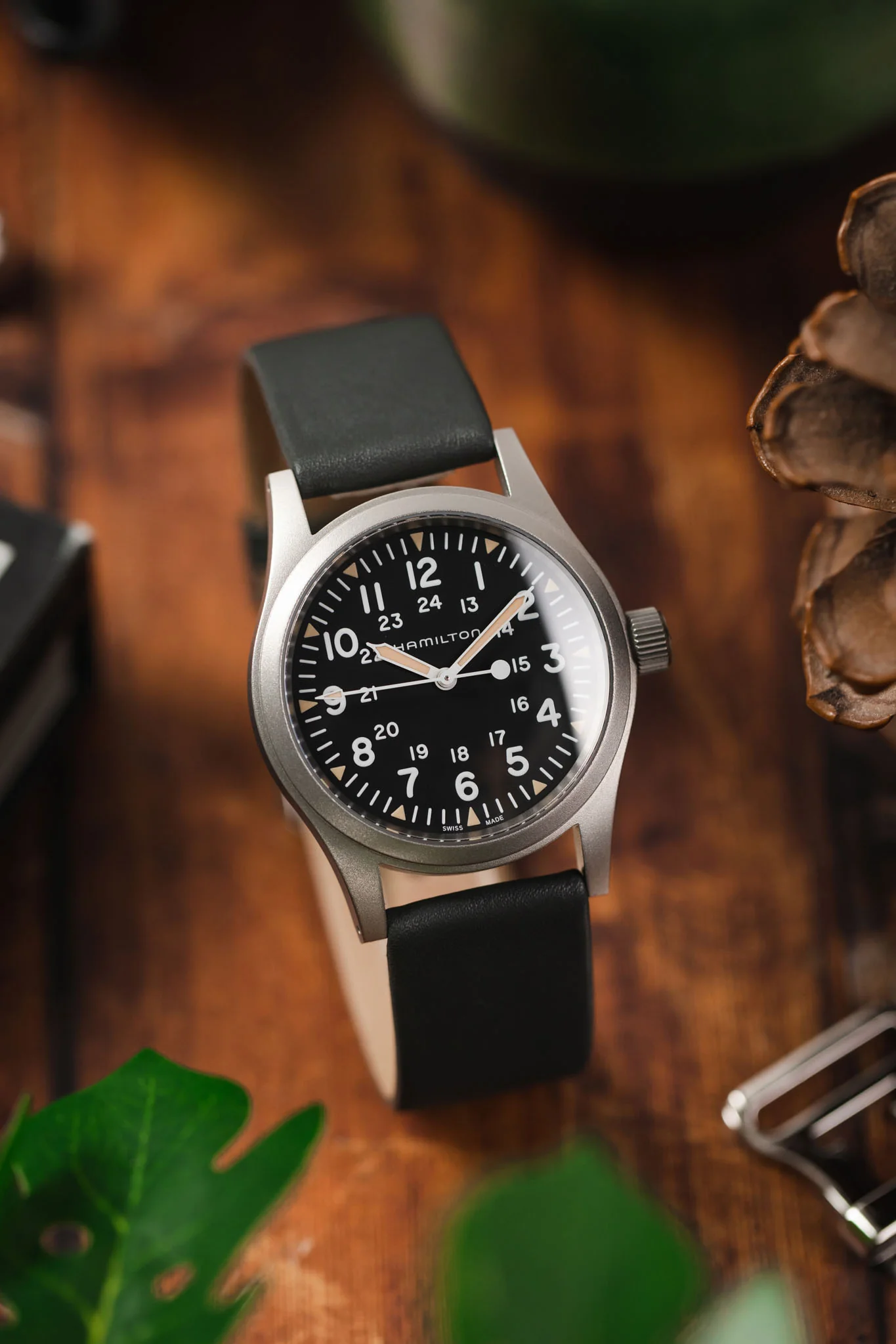 RIOS1931 CLASSIC Low-Profile Leather Watch Strap in STONE GREY - Image 4