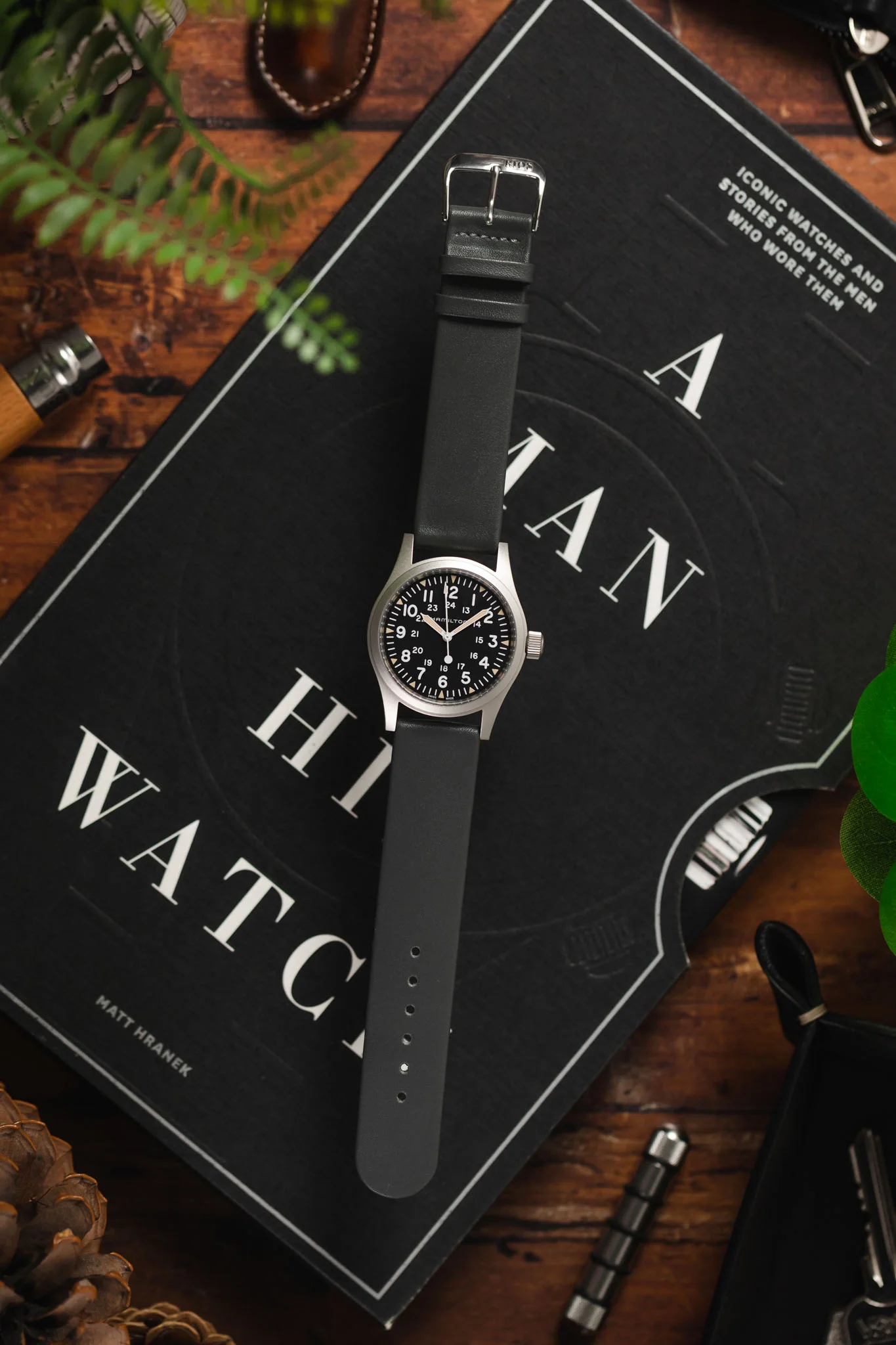 RIOS1931 CLASSIC Low-Profile Leather Watch Strap in STONE GREY - Image 9