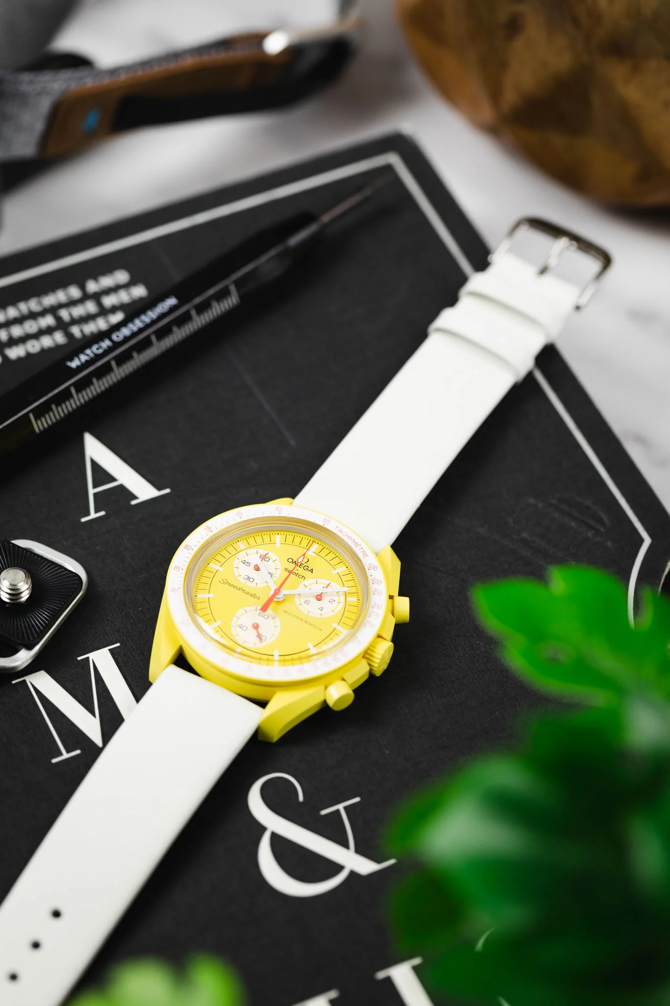 RIOS1931 CLASSIC Low-Profile Leather Watch Strap in WHITE - Image 5