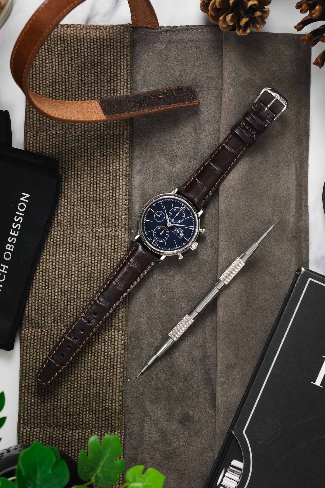 RIOS1931 DALLAS Alligator-Embossed Leather Watch Strap in MOCHA - Image 9