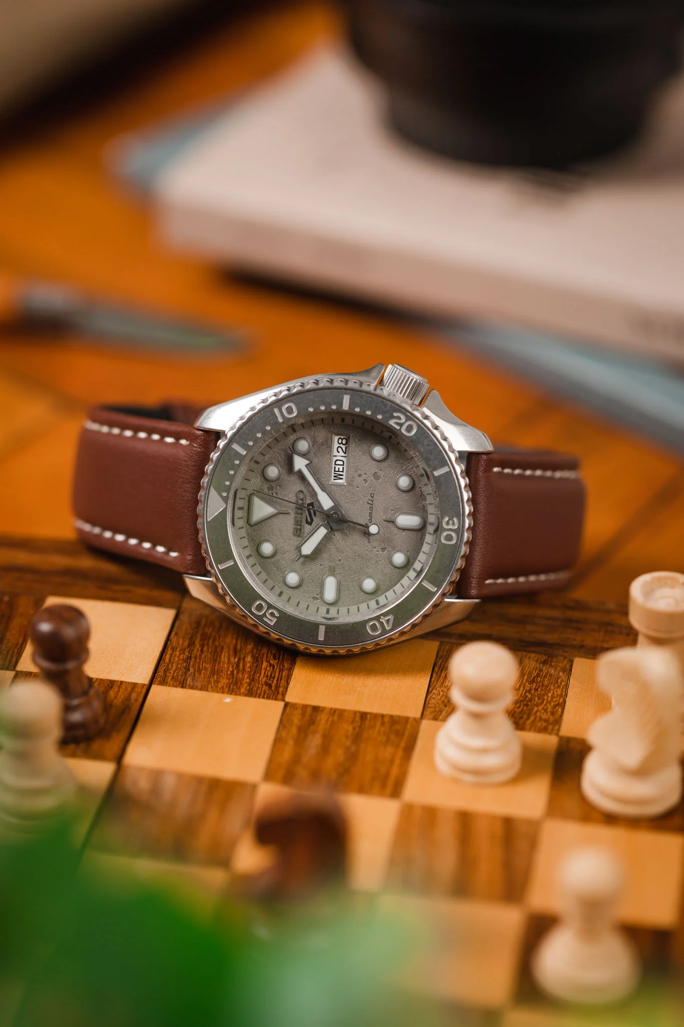 RIOS1931 DEEP SEA Hydrophobic Leather Watch Strap in MAHOGANY - Image 4