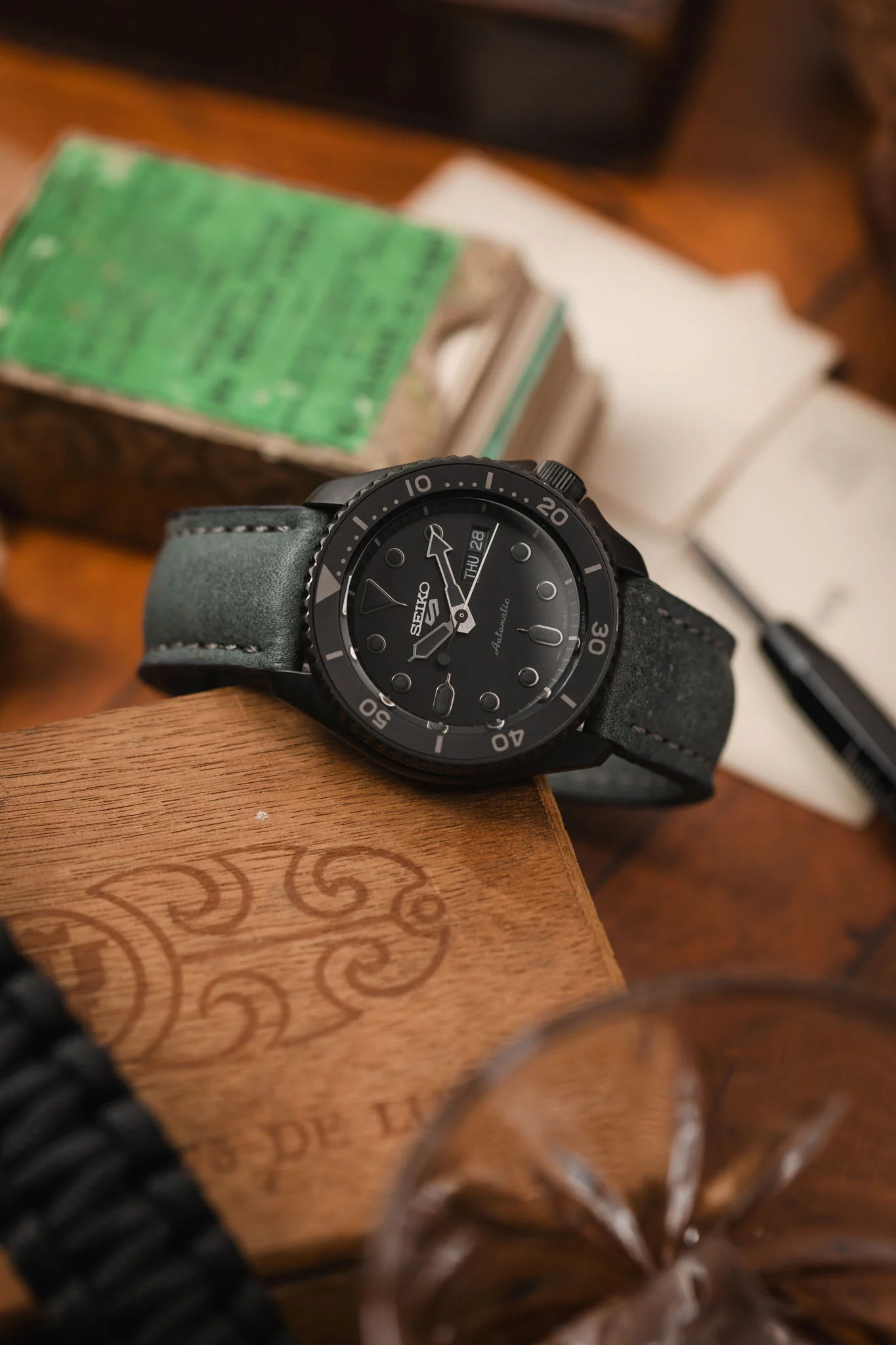 RIOS1931 DERBY Genuine Vintage Leather Watch Strap in STONE GREY - Image 4