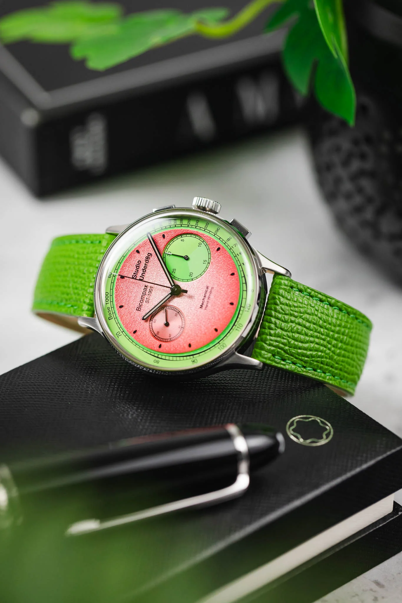 RIOS1931 FRENCH Leather Watch Strap in APPLE GREEN - Image 4