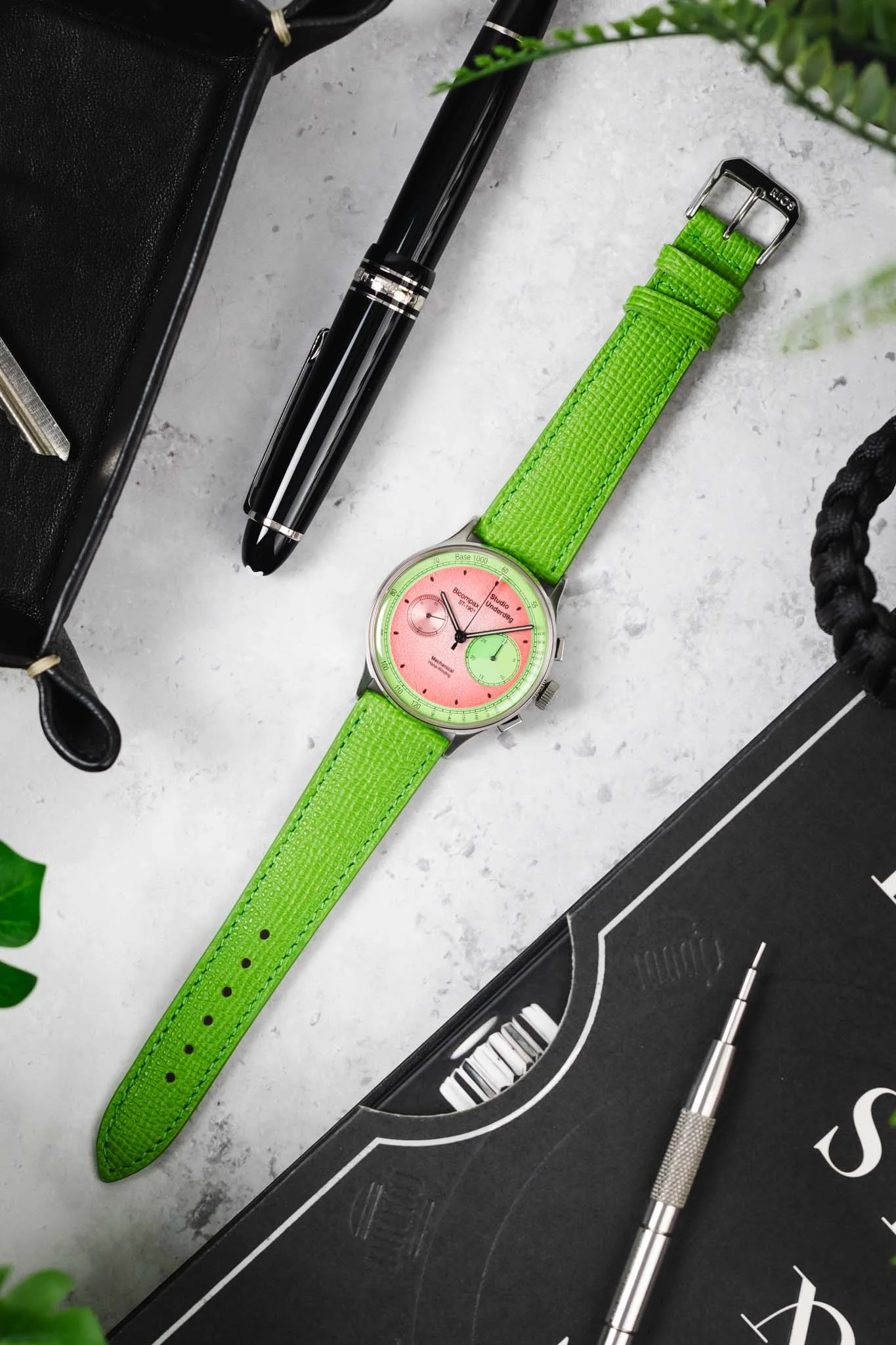 RIOS1931 FRENCH Leather Watch Strap in APPLE GREEN - Image 9