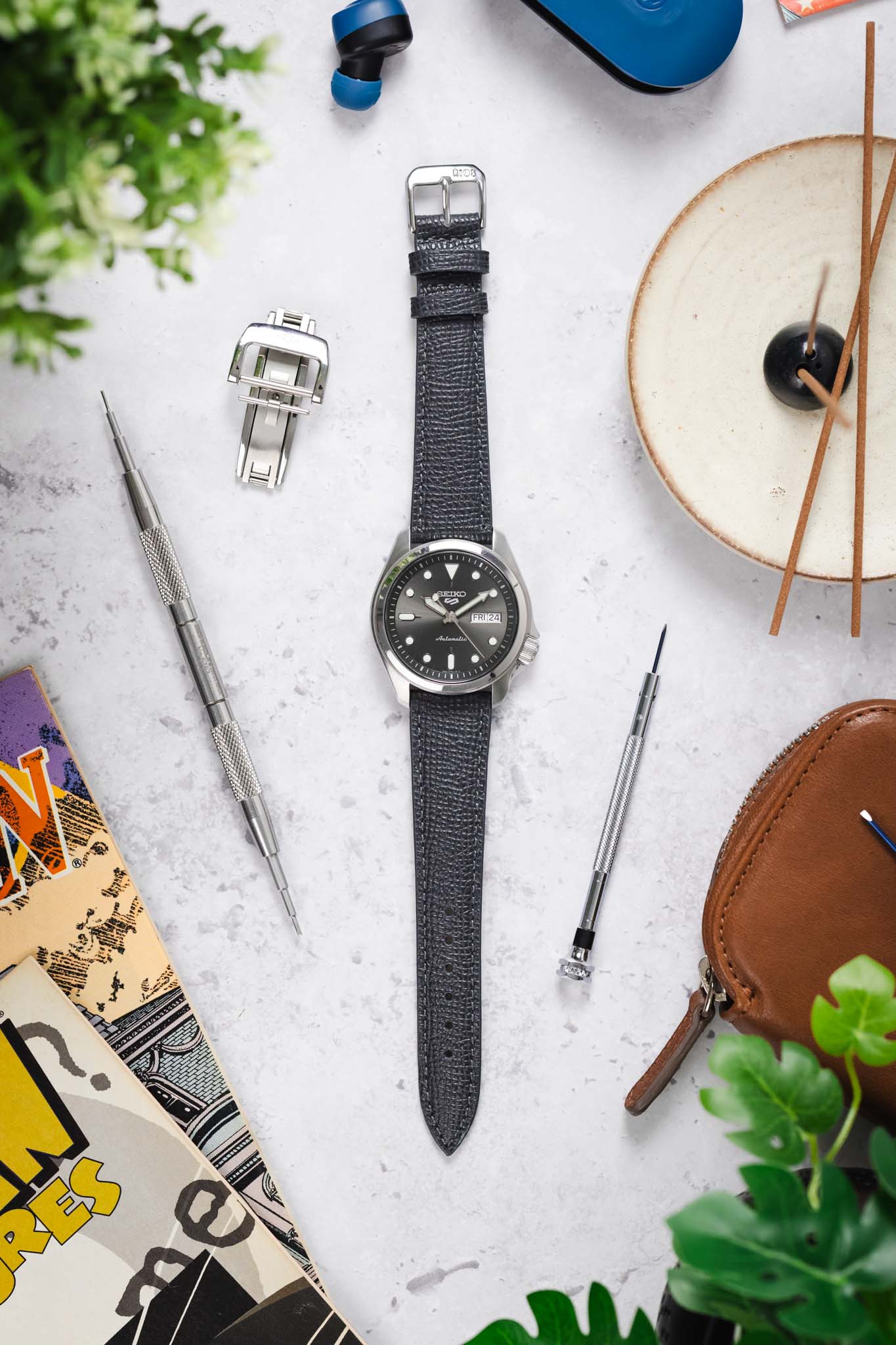 RIOS1931 FRENCH Leather Watch Strap in GRAPHITE - Image 9