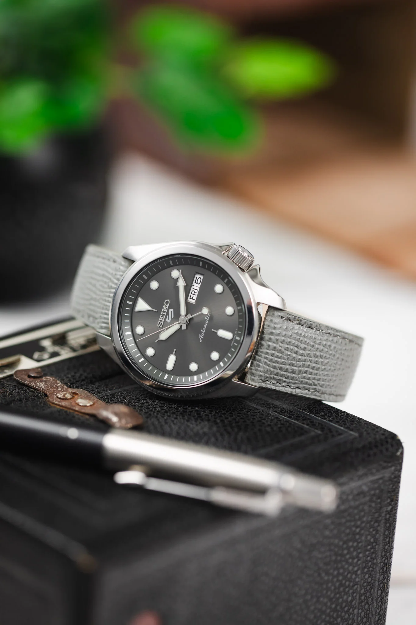RIOS1931 FRENCH Leather Watch Strap in STONE GREY - Image 4