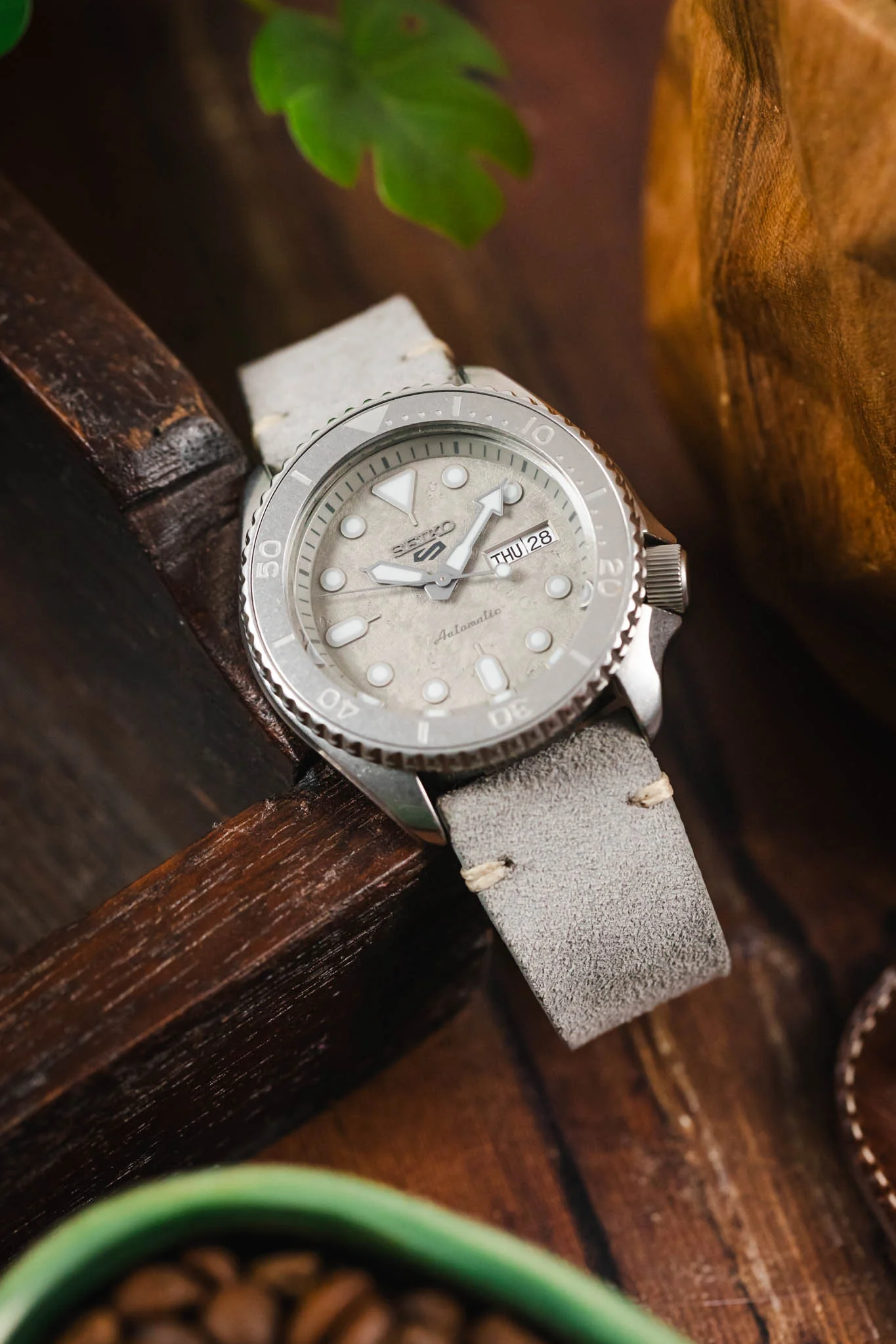 RIOS1931 HUDSON Genuine Suede Leather Watch Strap in STONE GREY - Image 4