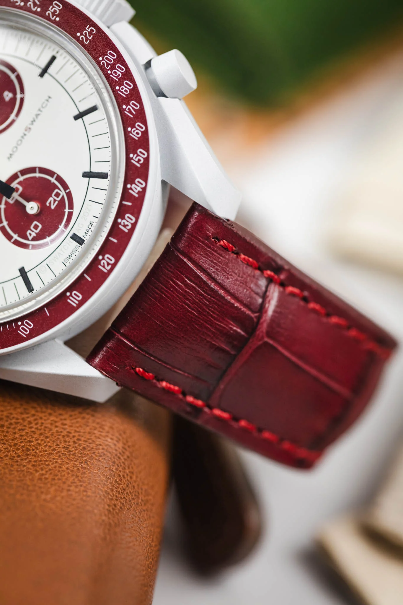 RIOS1931 LOUISIANA Alligator-Embossed Leather Watch Strap in BURGUNDY - Image 6