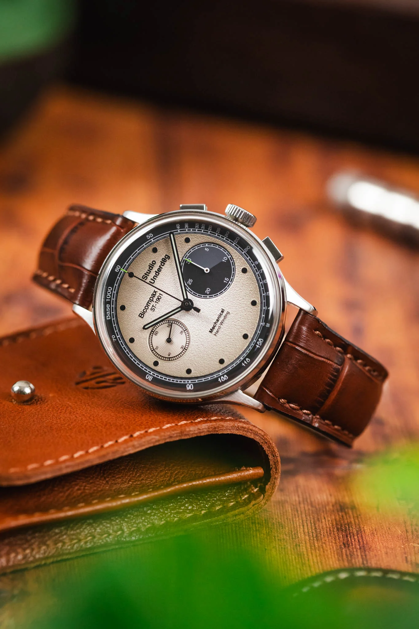 RIOS1931 LOUISIANA Alligator-Embossed Leather Watch Strap in MAHOGANY - Image 4