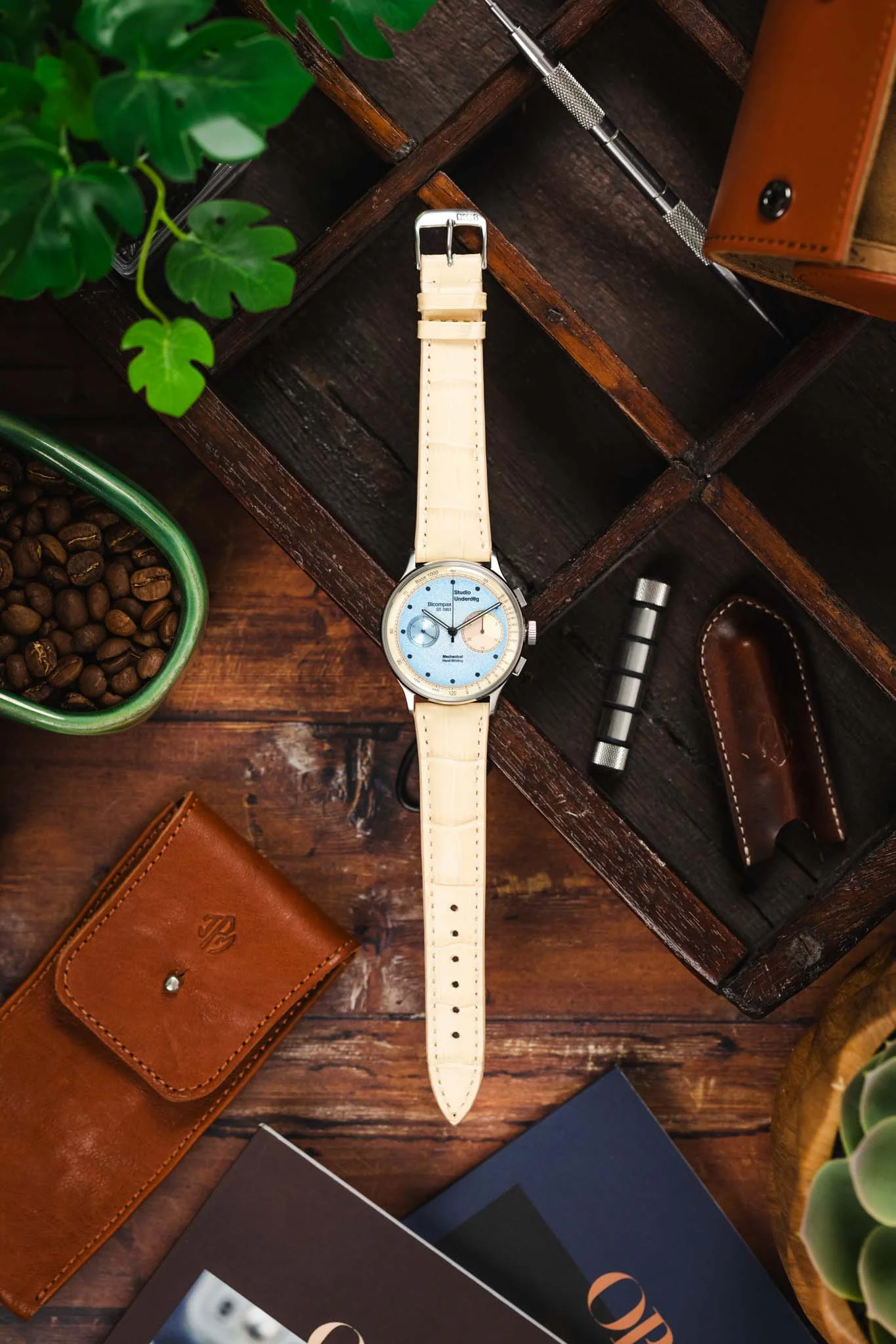 RIOS1931 LOUISIANA Alligator-Embossed Leather Watch Strap in SAND - Image 10