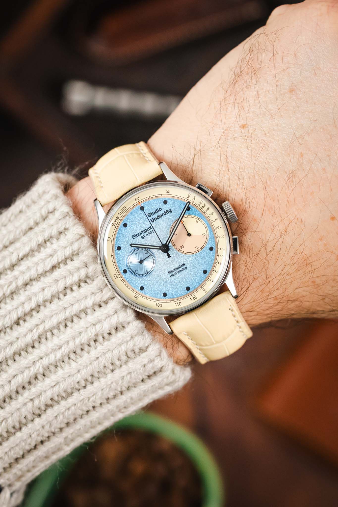 RIOS1931 LOUISIANA Alligator-Embossed Leather Watch Strap in SAND - Image 2