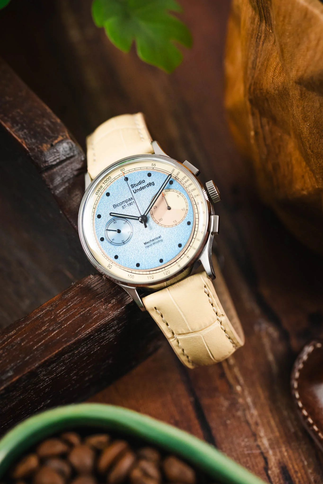 RIOS1931 LOUISIANA Alligator-Embossed Leather Watch Strap in SAND - Image 4