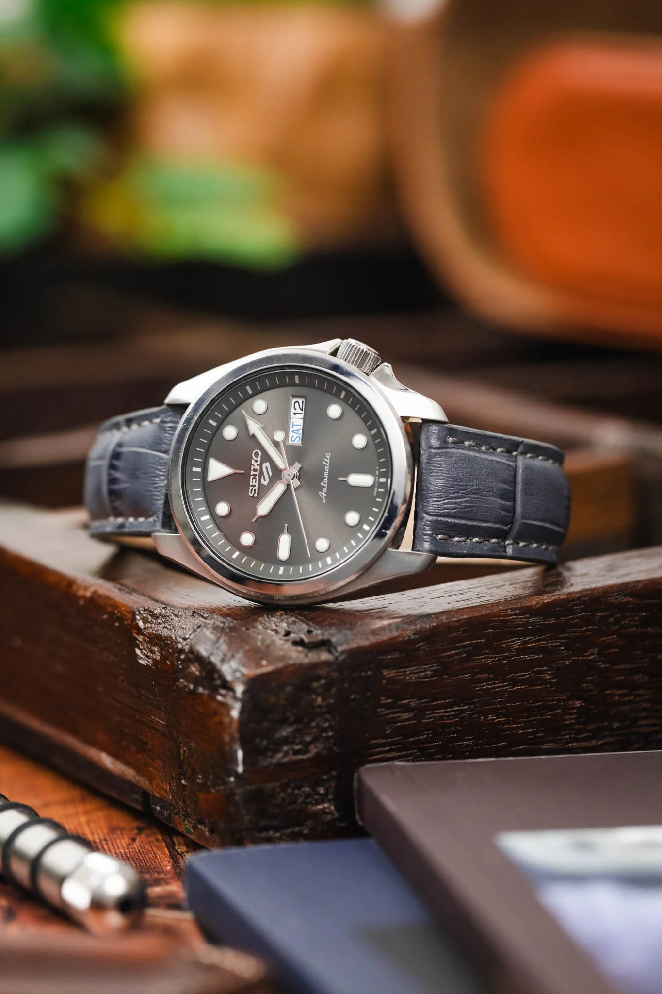 RIOS1931 LOUISIANA Alligator-Embossed Leather Watch Strap in STONE GREY - Image 3