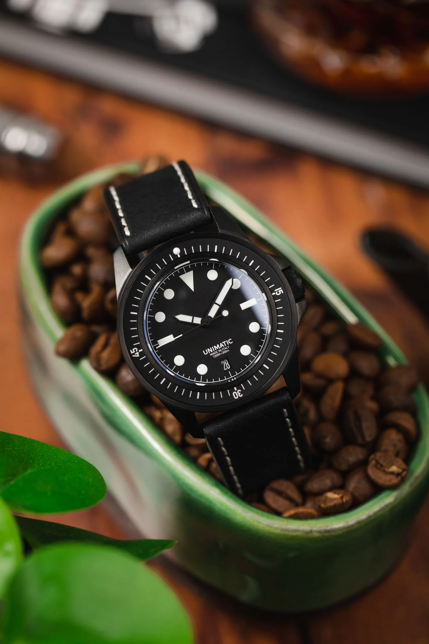 RIOS1931 OXFORD Flat-Padded Vintage Leather Watch Strap in BLACK - Image 4