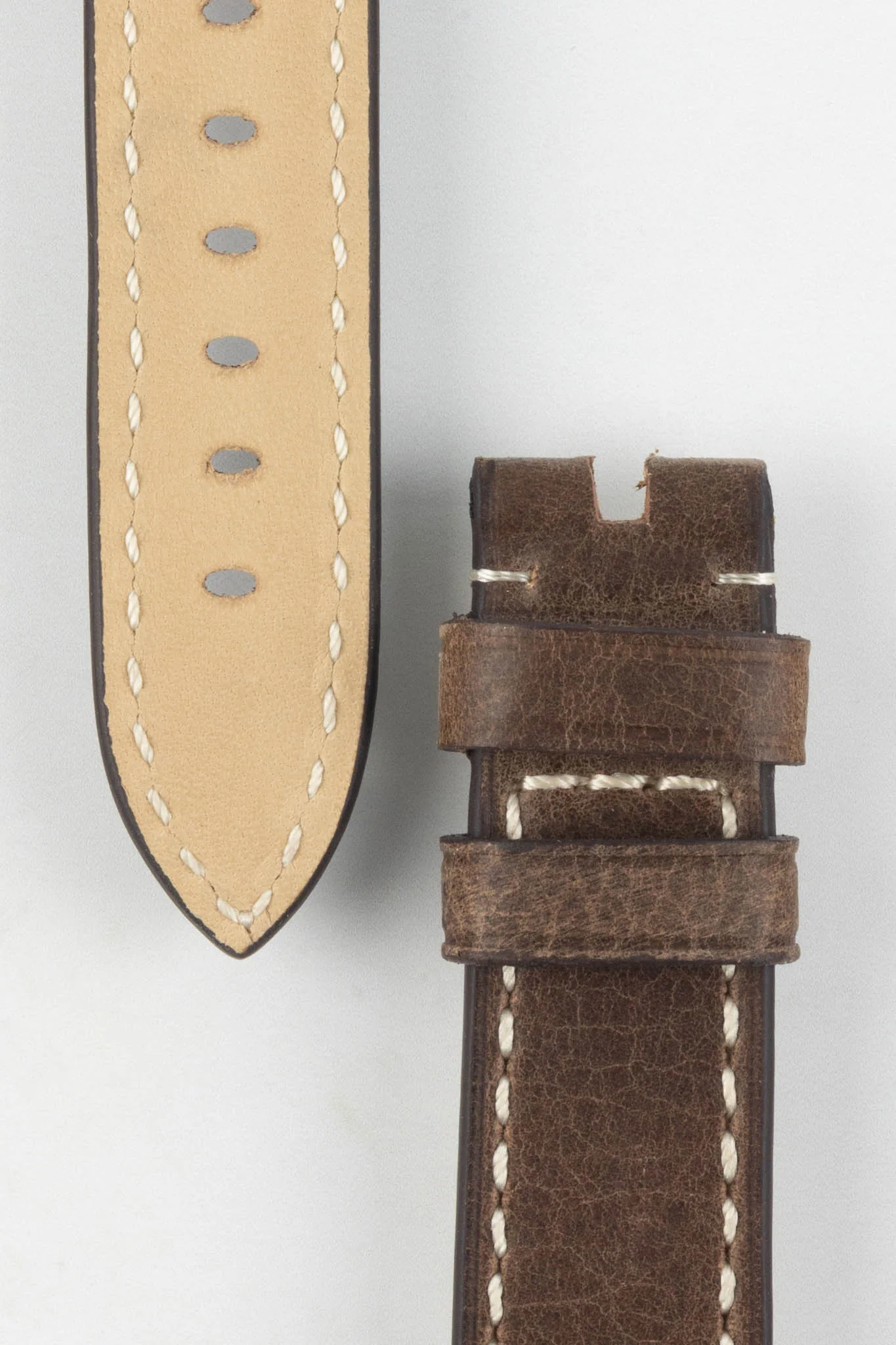 RIOS1931 OXFORD Flat-Padded Vintage Leather Watch Strap in MOCHA - Image 3