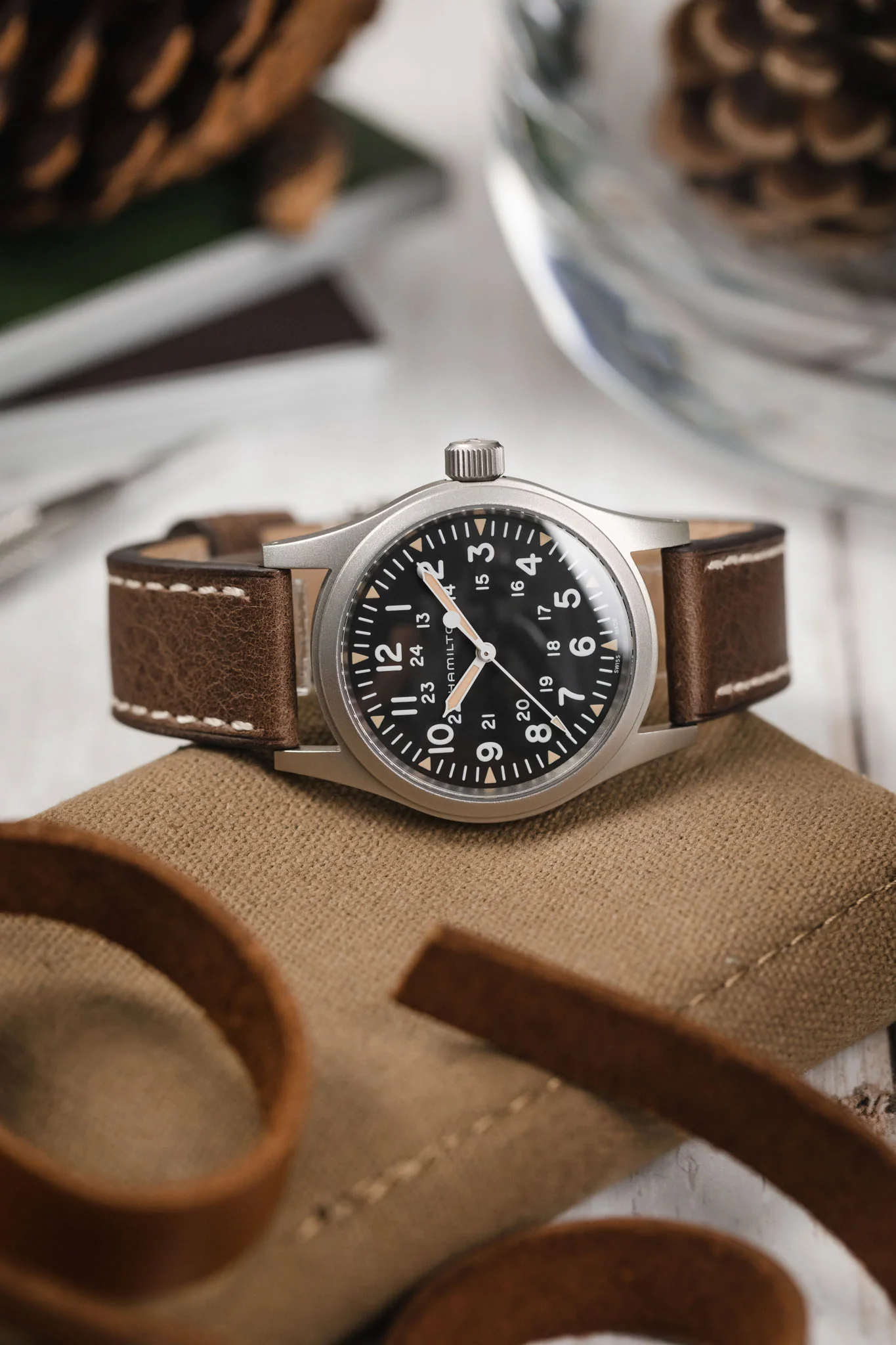 RIOS1931 OXFORD Flat-Padded Vintage Leather Watch Strap in MOCHA - Image 4