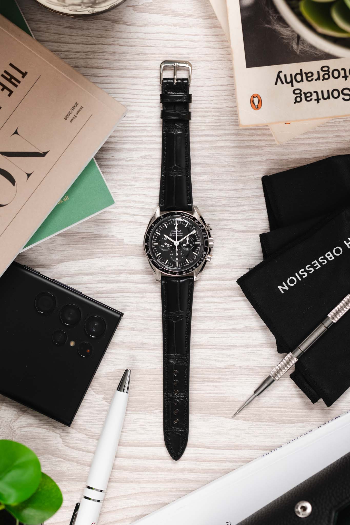 RIOS1931 PRESIDENT Genuine Alligator Round-Padding Watch Strap in BLACK - Image 9