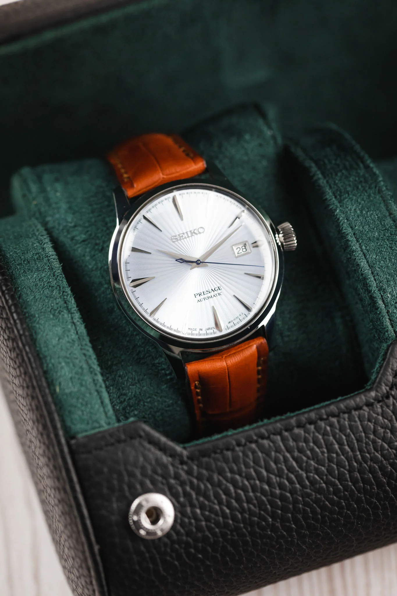 RIOS1931 PRESIDENT Genuine Alligator Round-Padding Watch Strap in COGNAC - Image 4