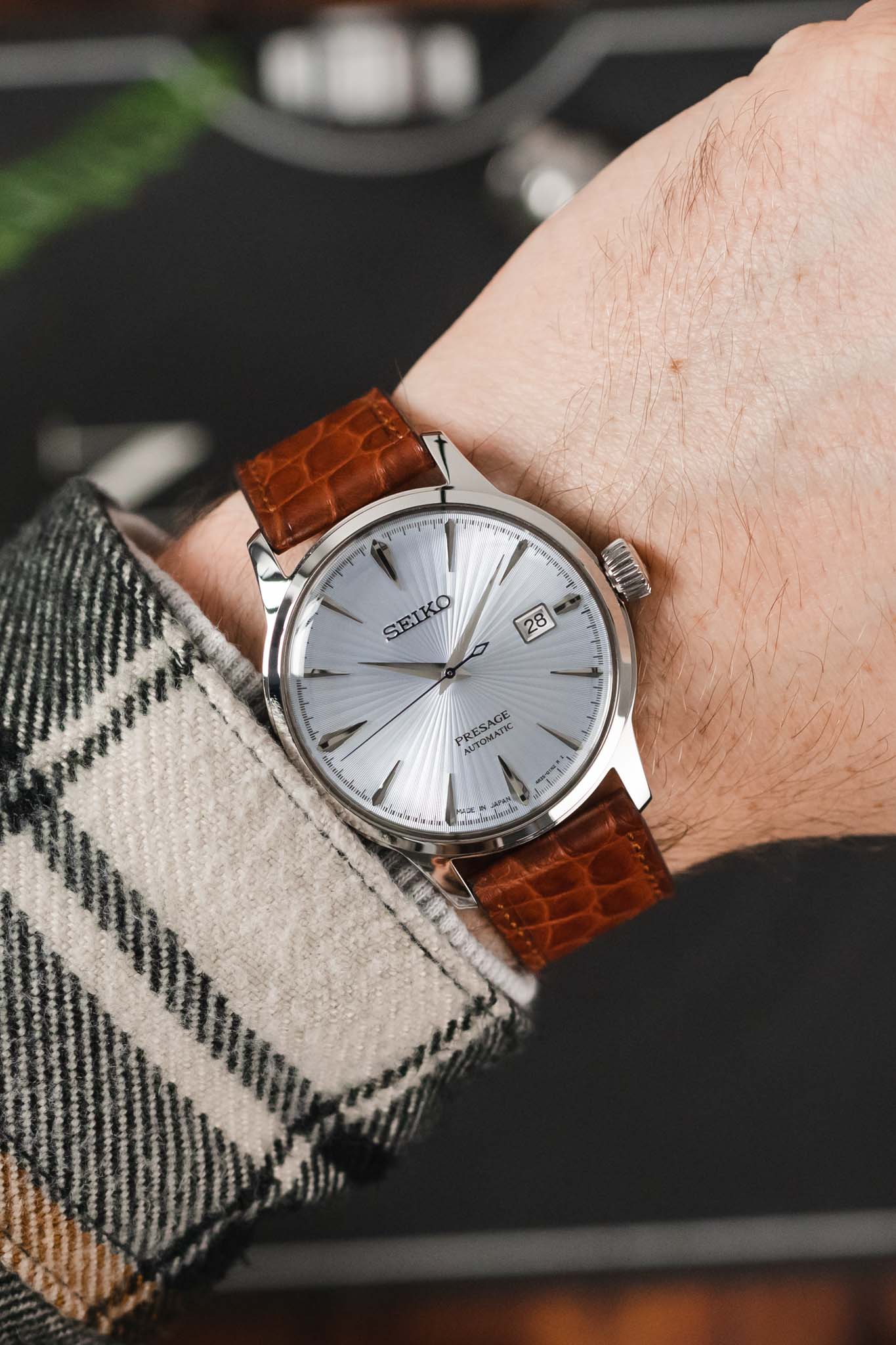 RIOS1931 PRESTIGE Genuine Alligator Flank Watch Strap in MAHOGANY - Image 2