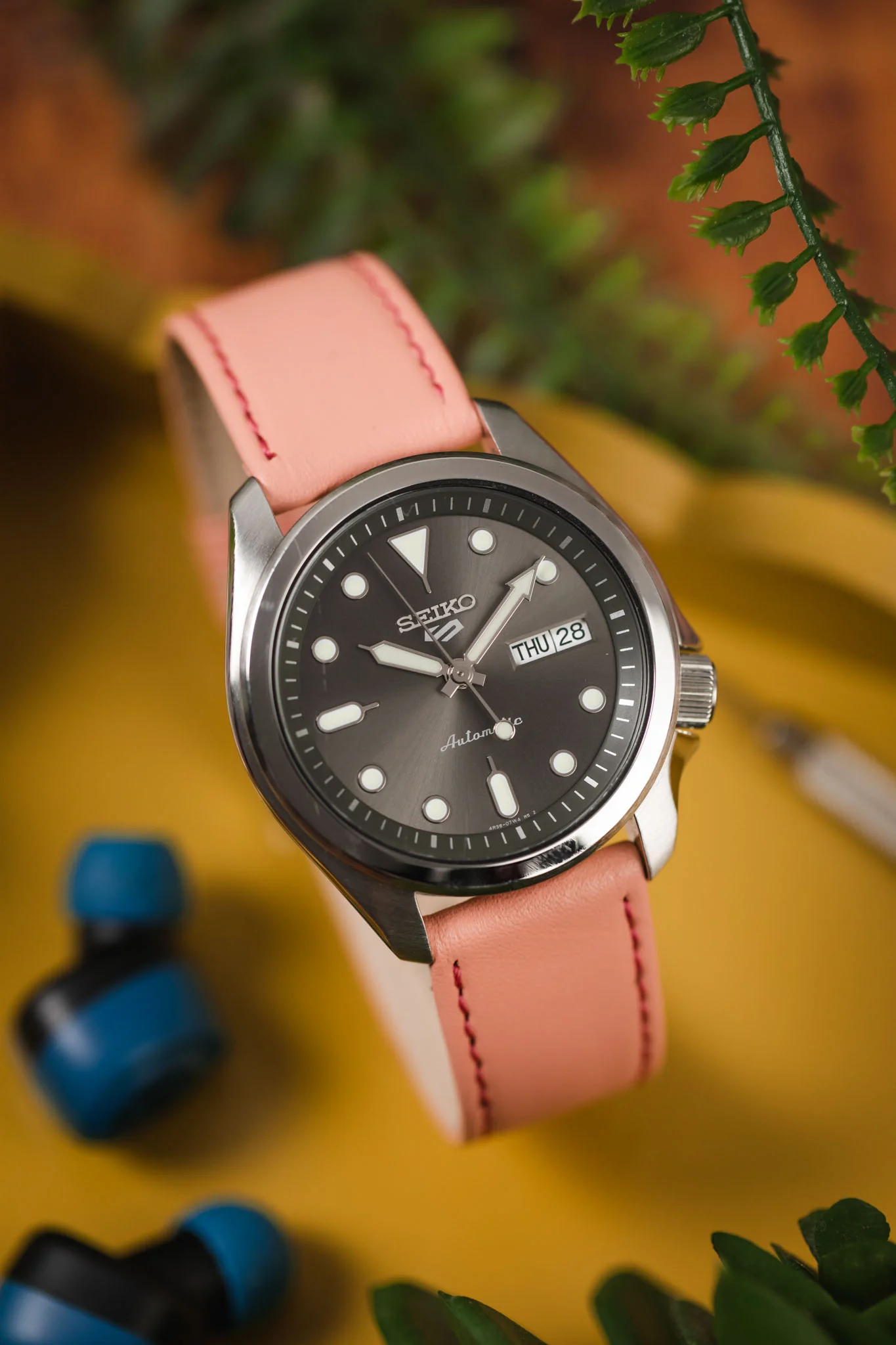 RIOS1931 TOSCANA Square-Padded Calfskin Leather Watch Strap in PALE PINK - Image 4