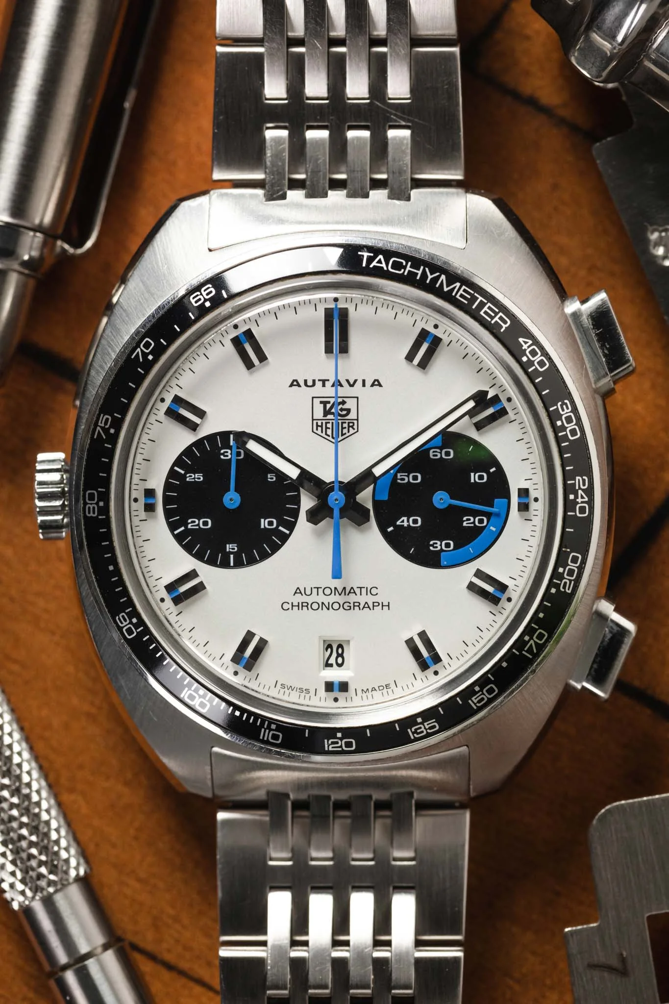 TAG HEUER CY2110.BA0775 Autavia 'Siffert' Re-Issue 42.5mm Automatic Chronograph – White Dial - Image 4