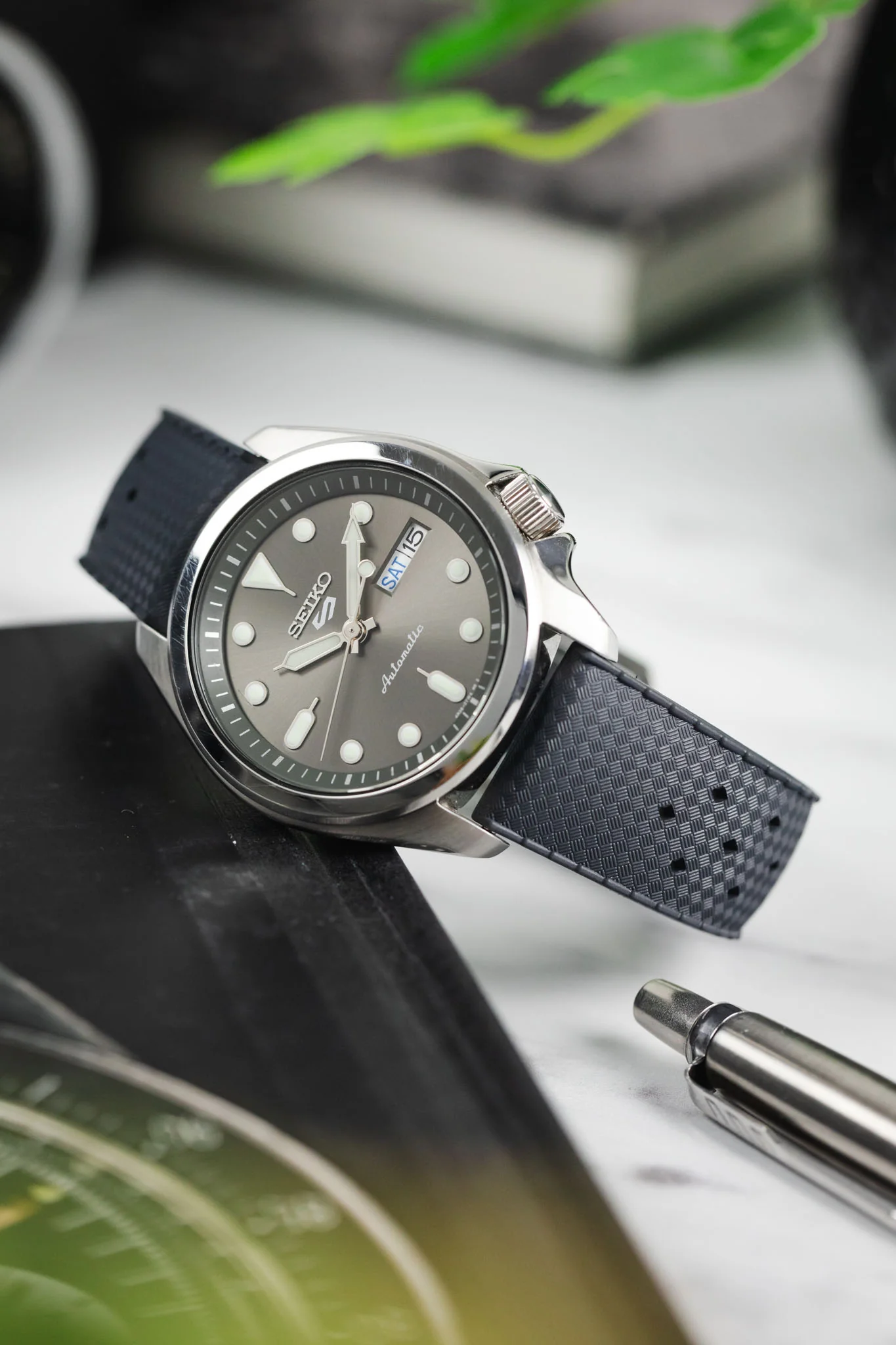 TROPIC® Dive Watch Strap in ANTHRACITE - Image 4