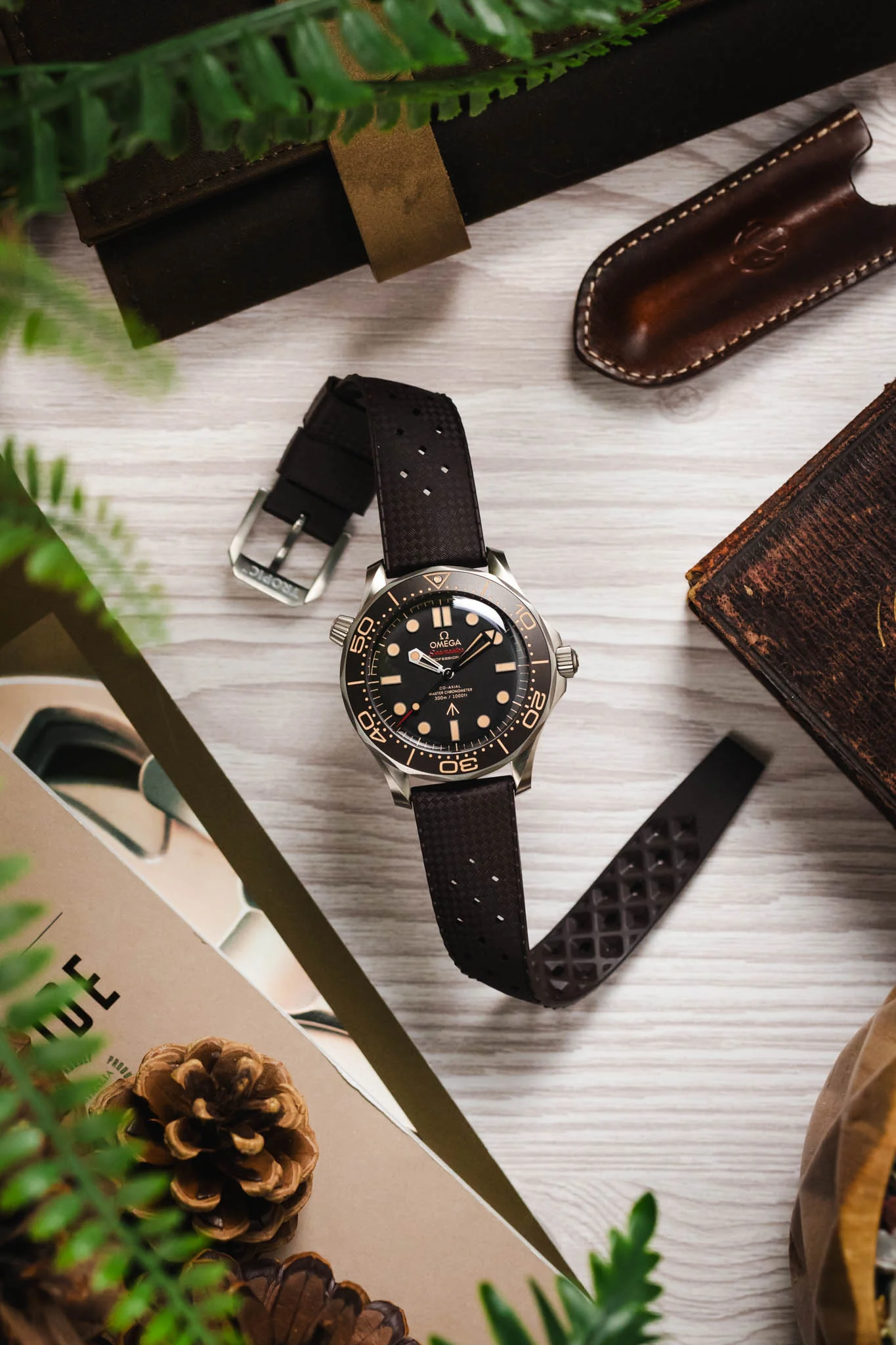 TROPIC® Dive Watch Strap in BROWN - Image 6