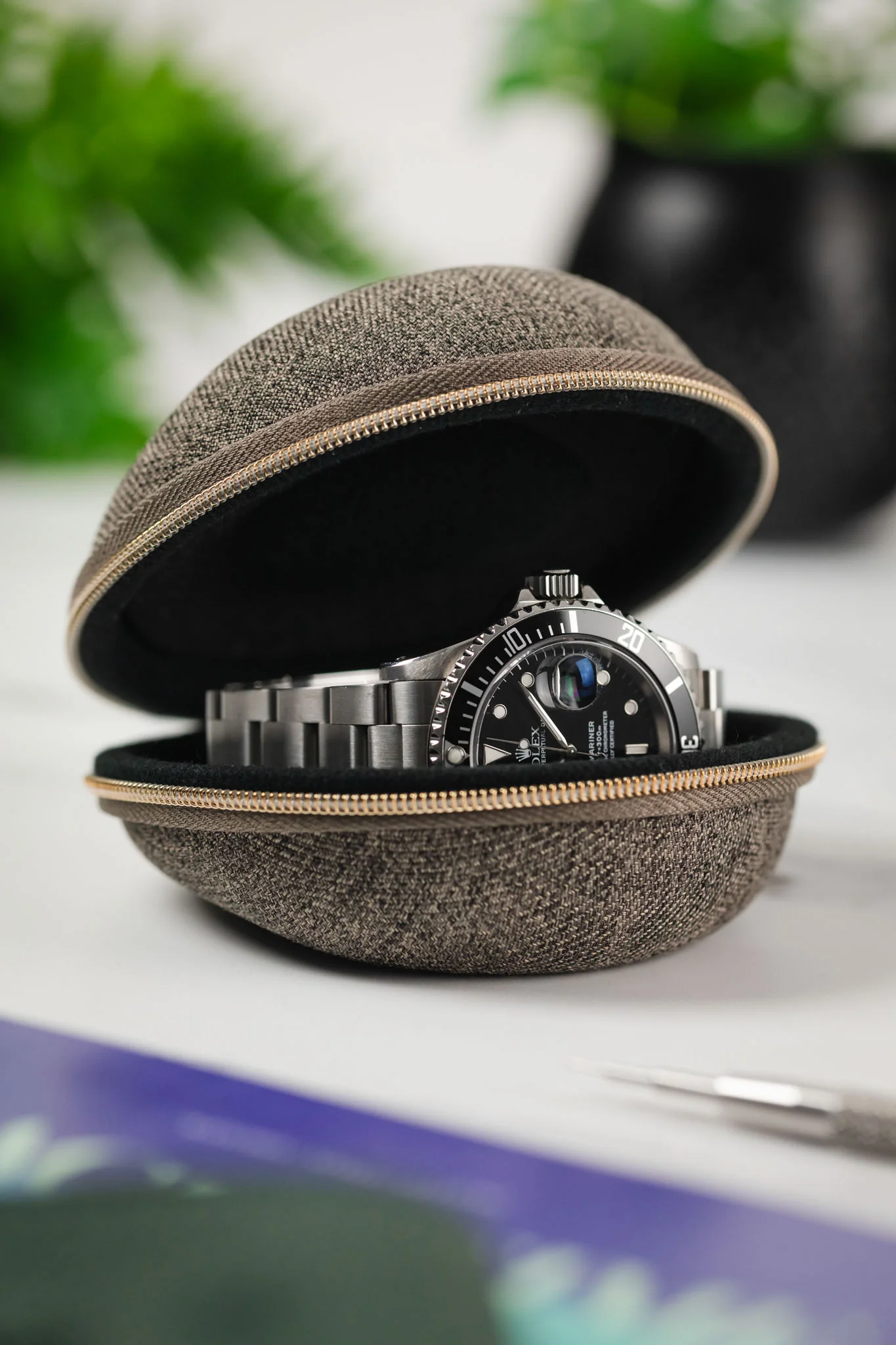 Oyster - 1 Watch Travel Case - Tweed Brown - Image 2