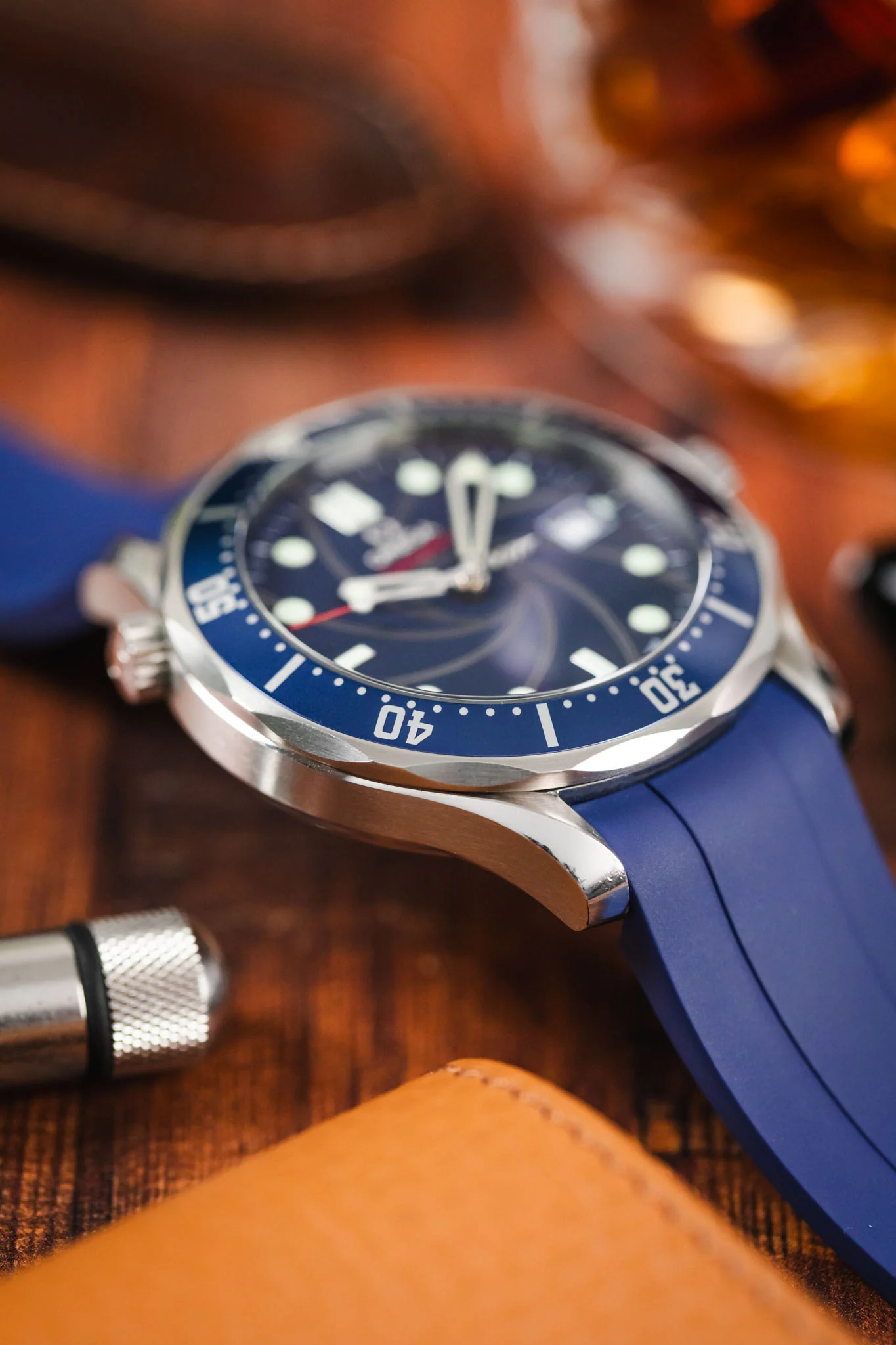 VANGUARD Curved-End Integrated Rubber Watch Strap for Omega Seamaster / Railmaster in BLUE - Image 6