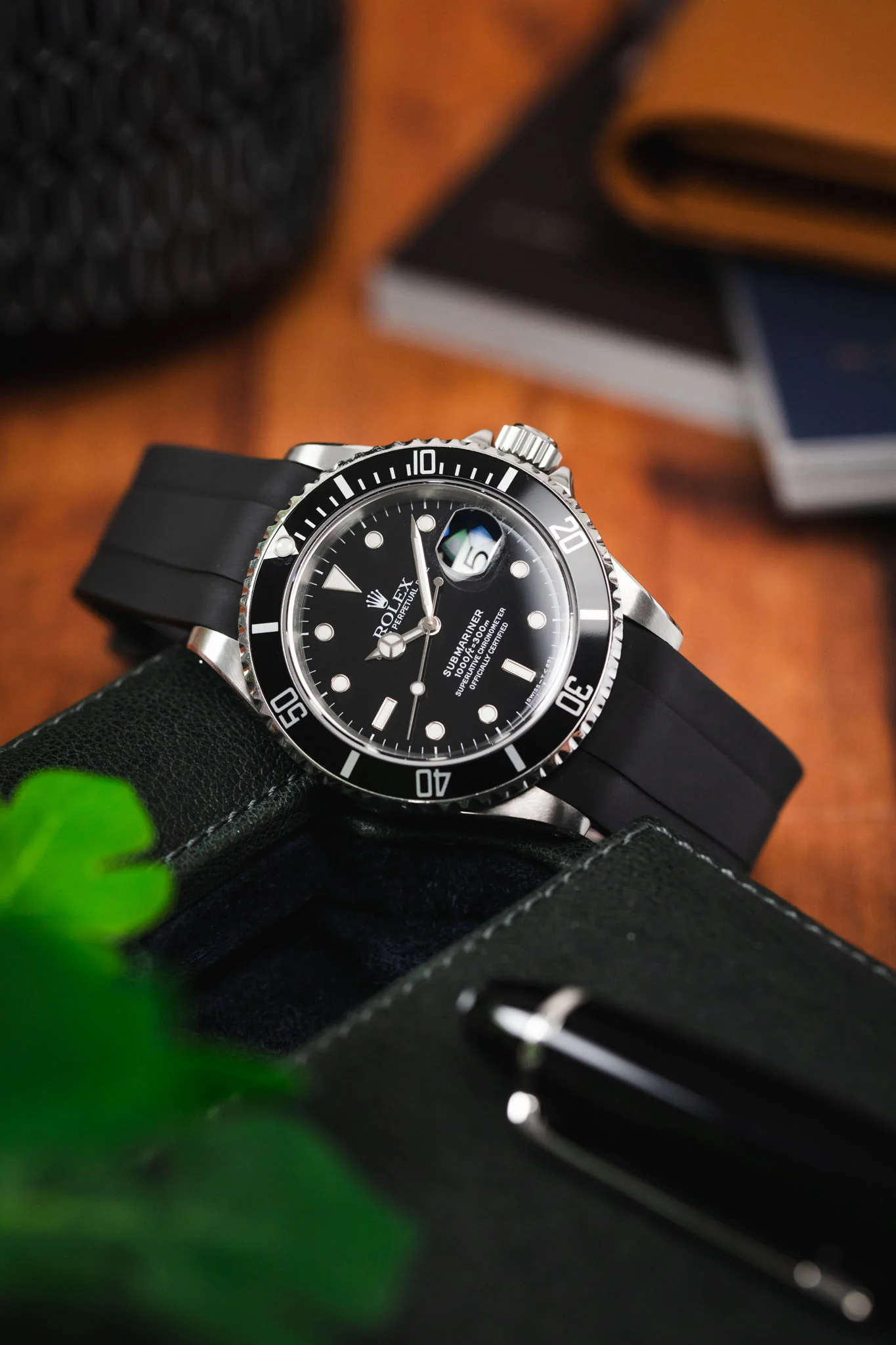 VANGUARD Curved-End Integrated Rubber Watch Strap for Rolex in BLACK - Image 4