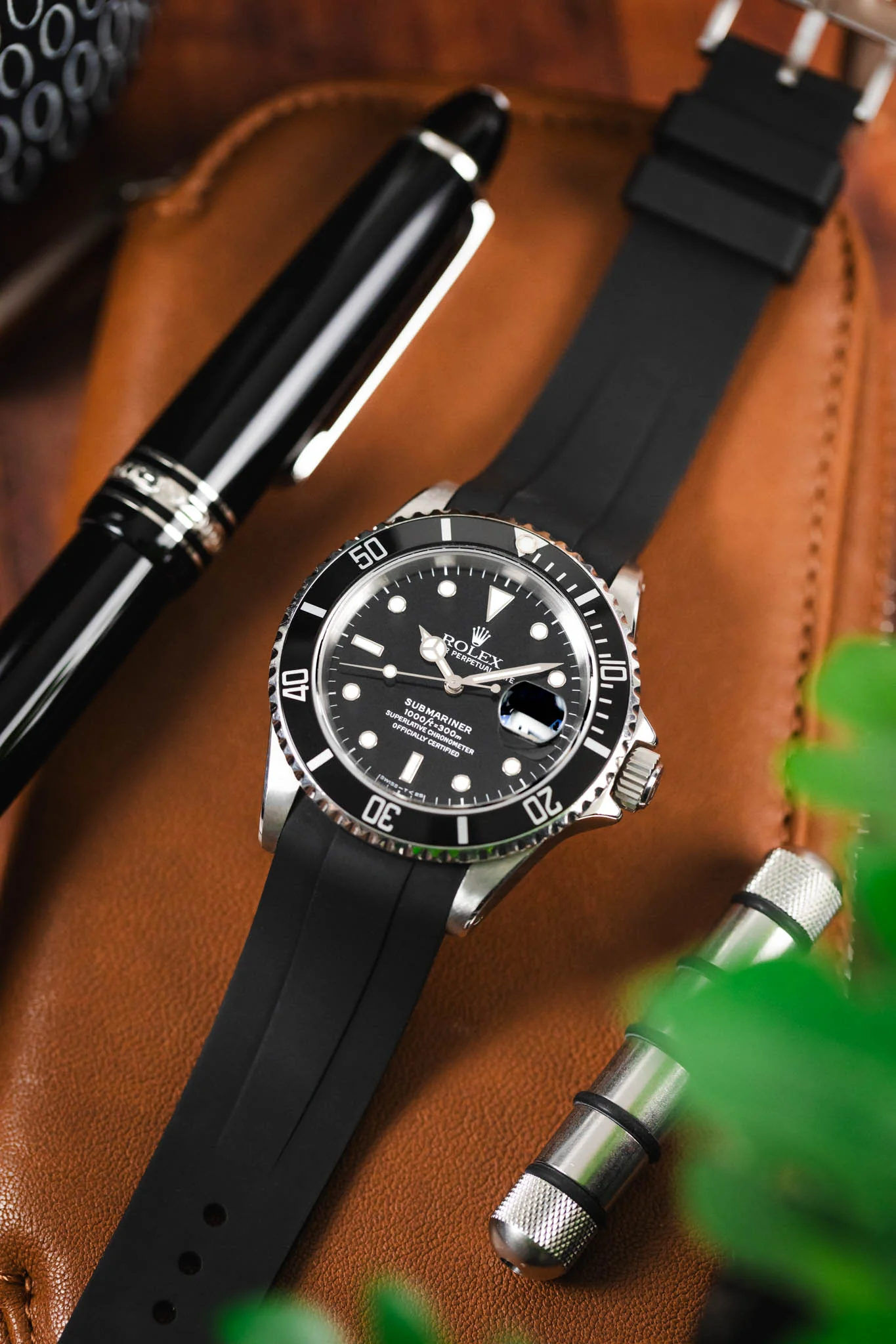 VANGUARD Curved-End Integrated Rubber Watch Strap for Rolex in BLACK - Image 6