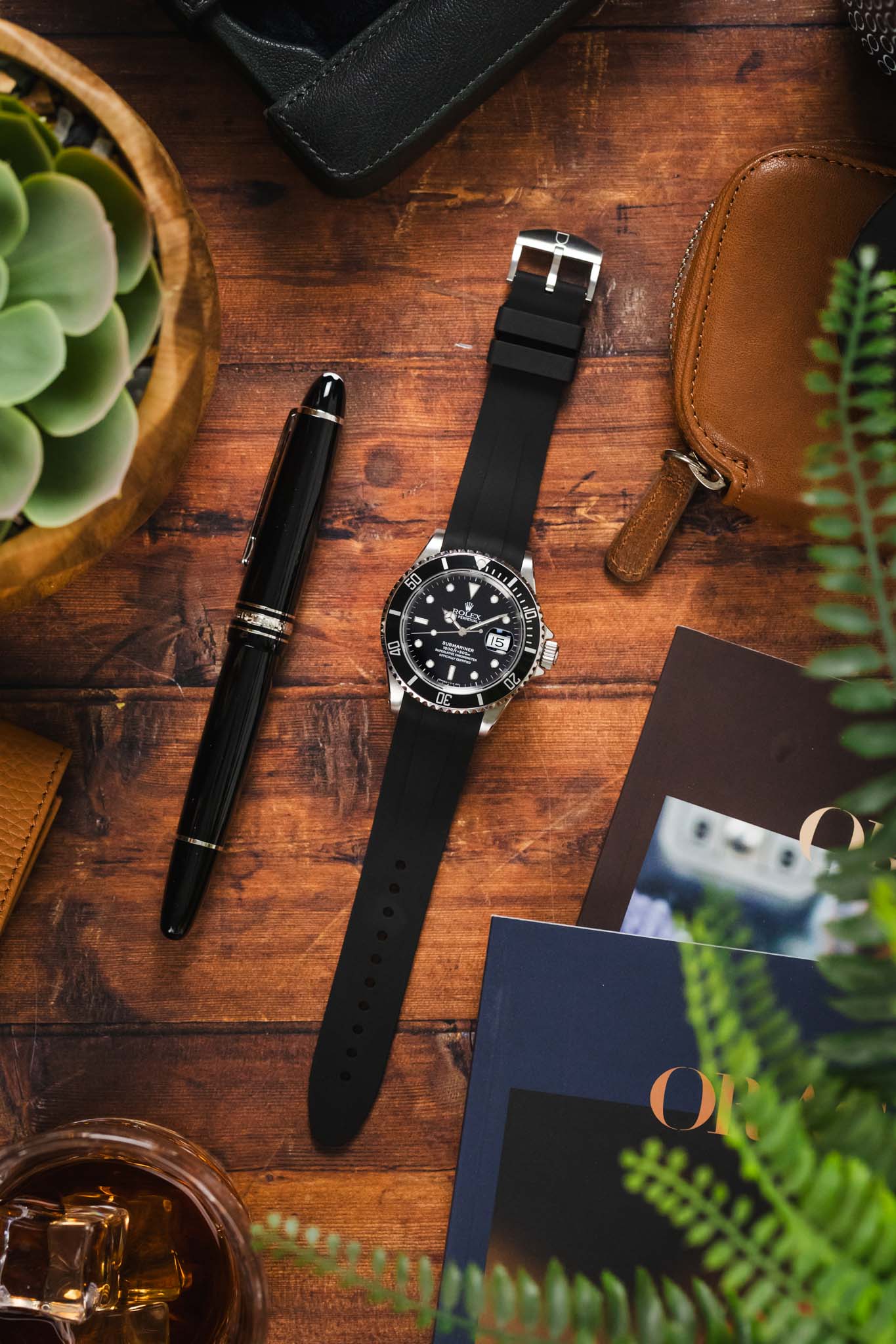 VANGUARD Curved-End Integrated Rubber Watch Strap for Rolex in BLACK - Image 8
