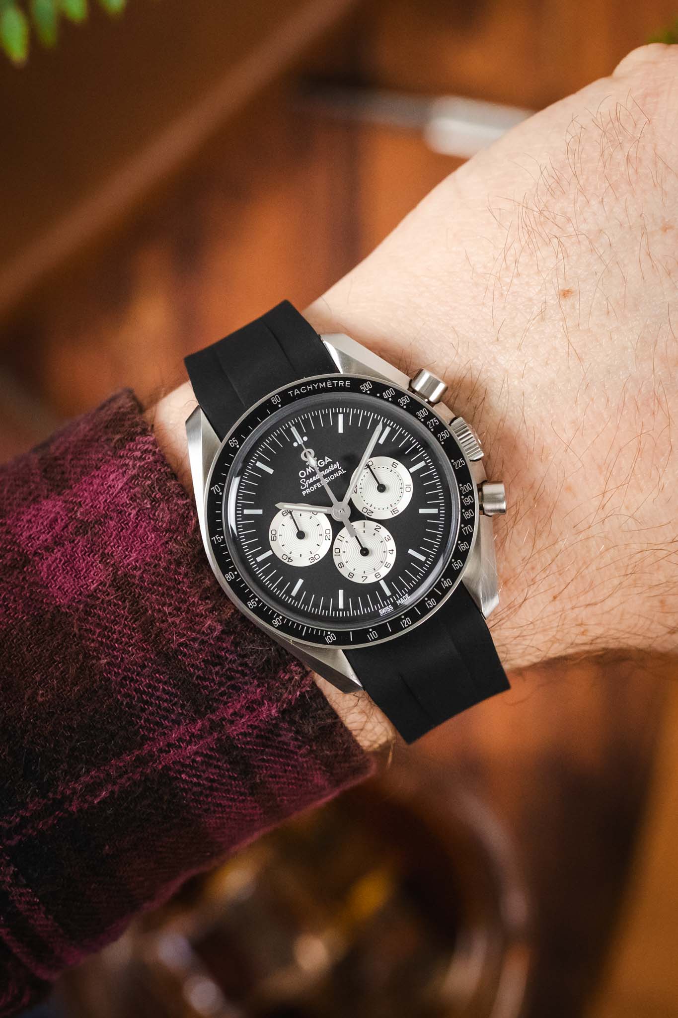 VANGUARD Integrated Rubber Watch Strap for Omega Speedmaster/ Moonswatch in BLACK - Image 2