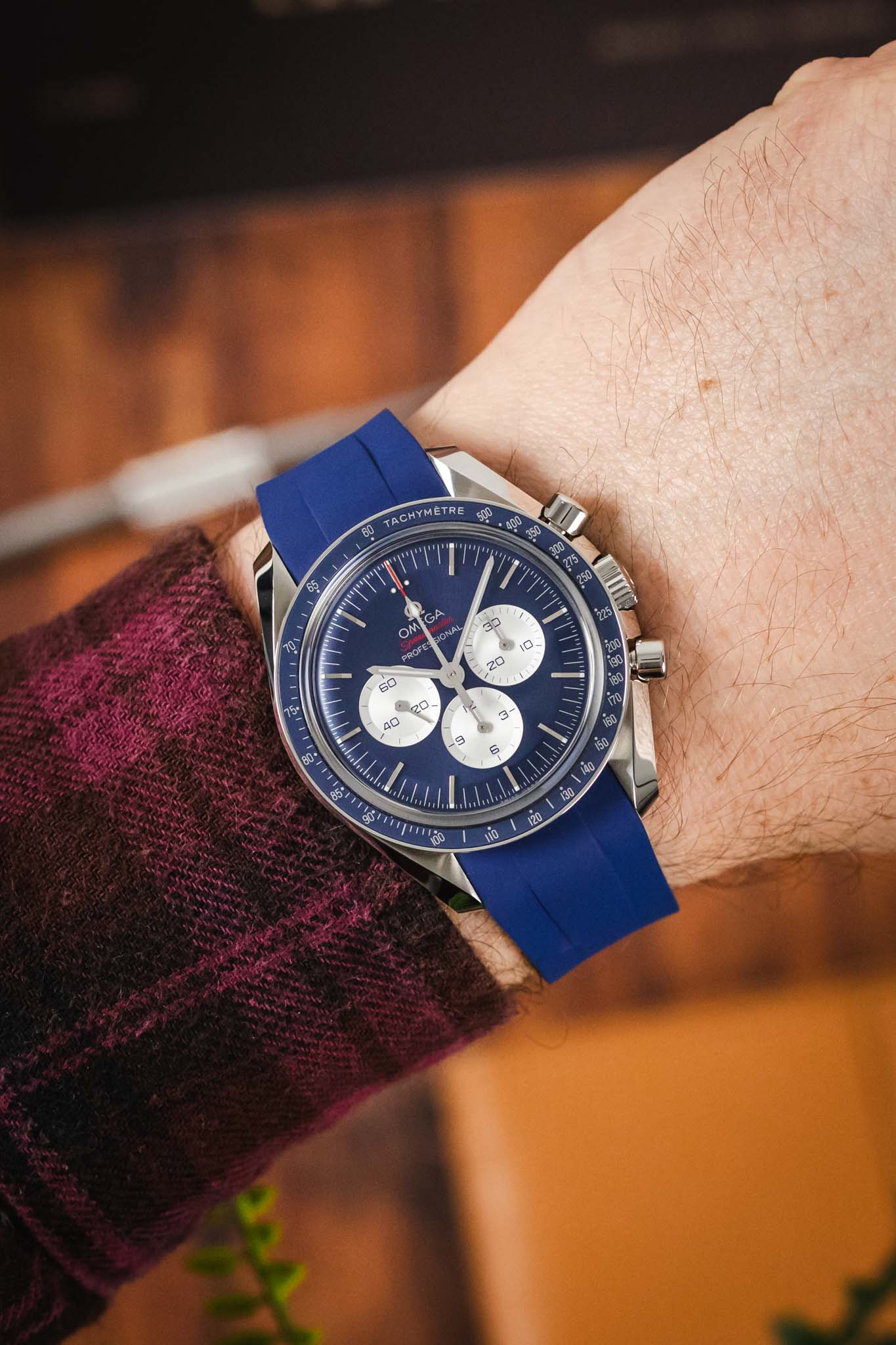 VANGUARD Integrated Rubber Watch Strap for Omega Speedmaster/ Moonswatch in BLUE - Image 2