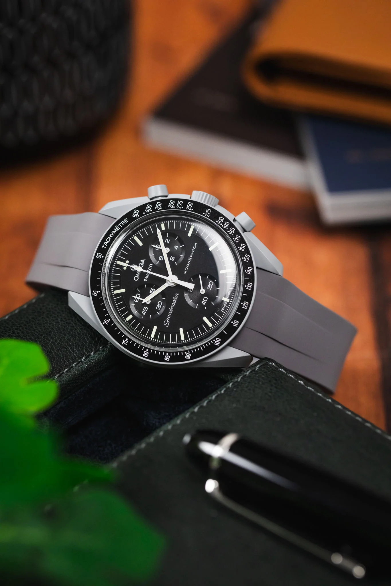 VANGUARD Integrated Rubber Watch Strap for Omega Speedmaster/ Moonswatch in GREY - Image 4