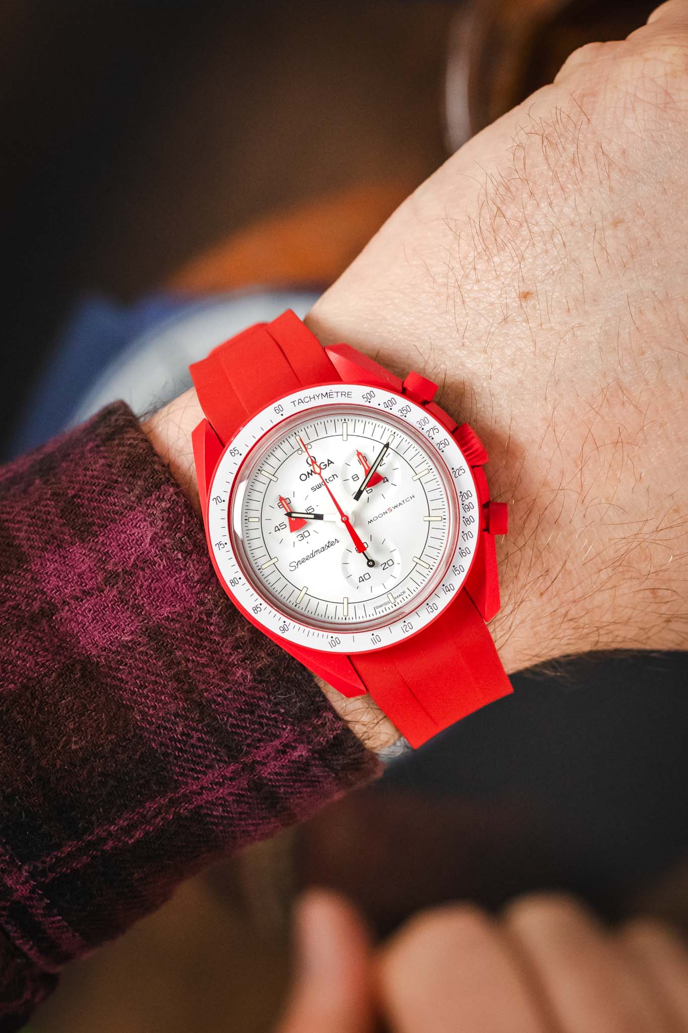 VANGUARD Integrated Rubber Watch Strap for Omega Speedmaster/ Moonswatch in Red - Image 2