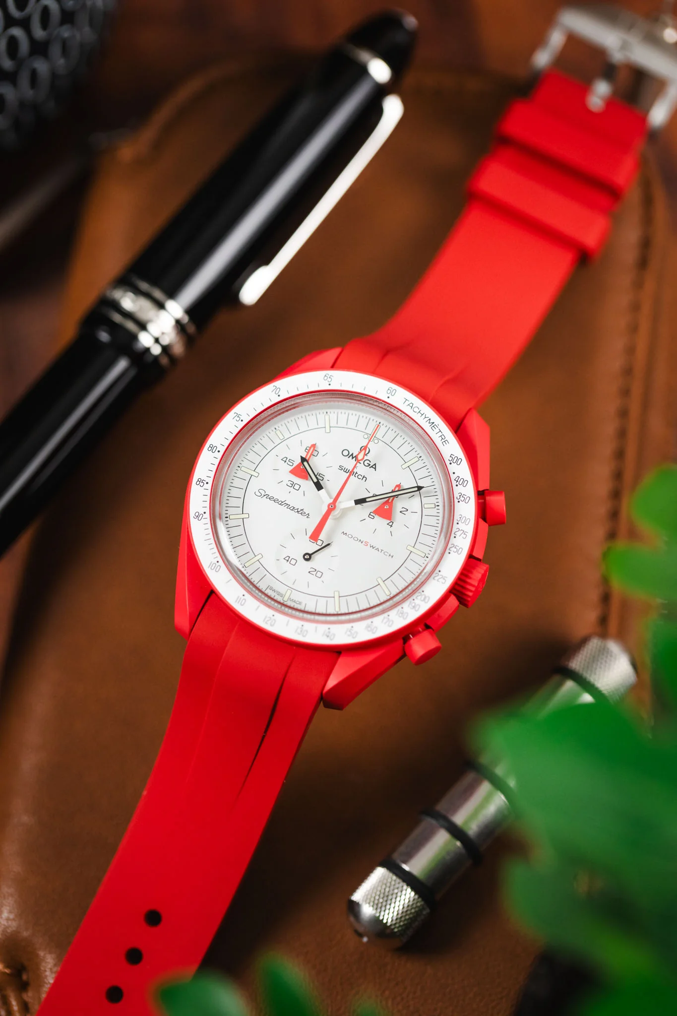VANGUARD Integrated Rubber Watch Strap for Omega Speedmaster/ Moonswatch in Red - Image 6