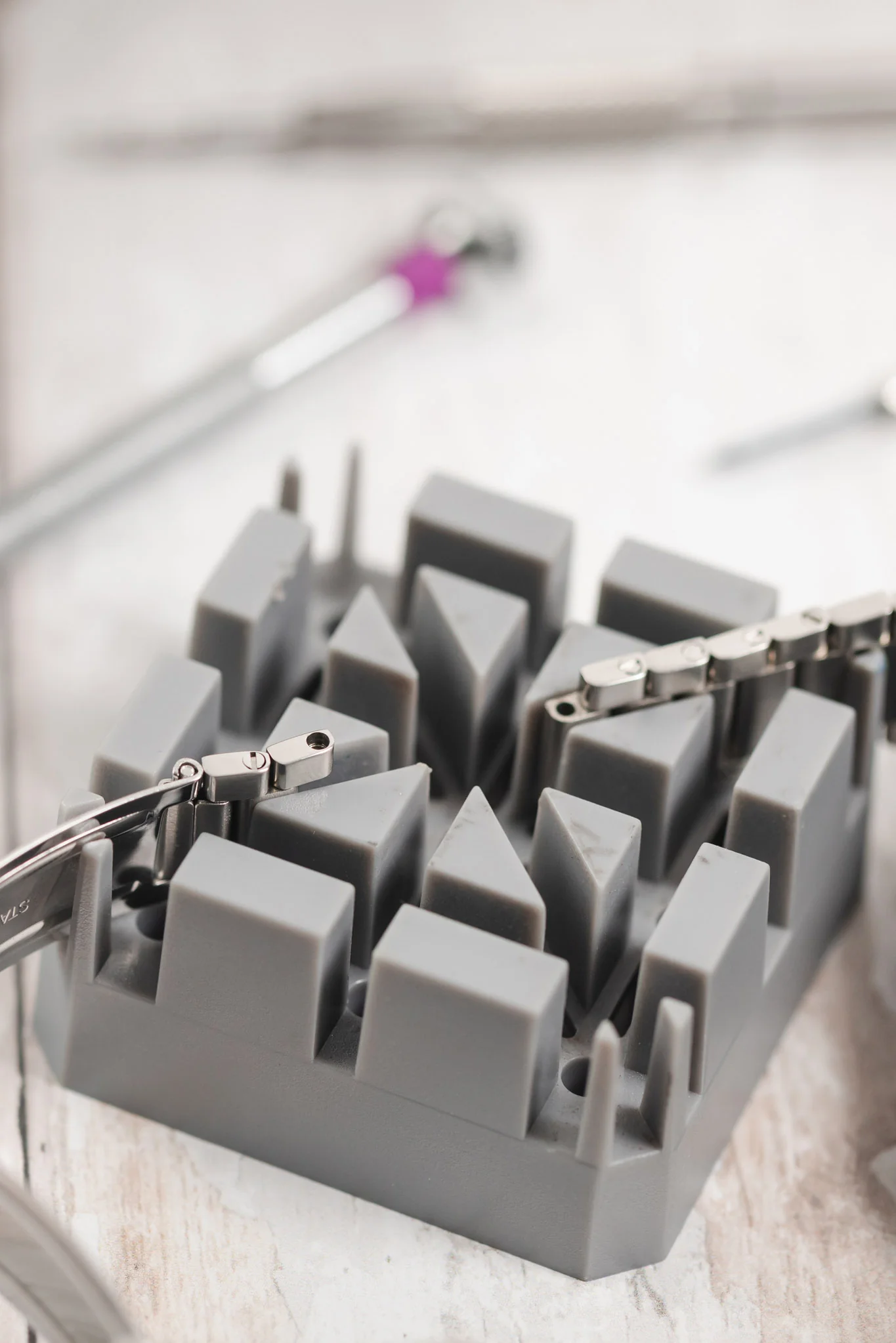 WatchObsession Plastic Bracelet Holder - Image 4