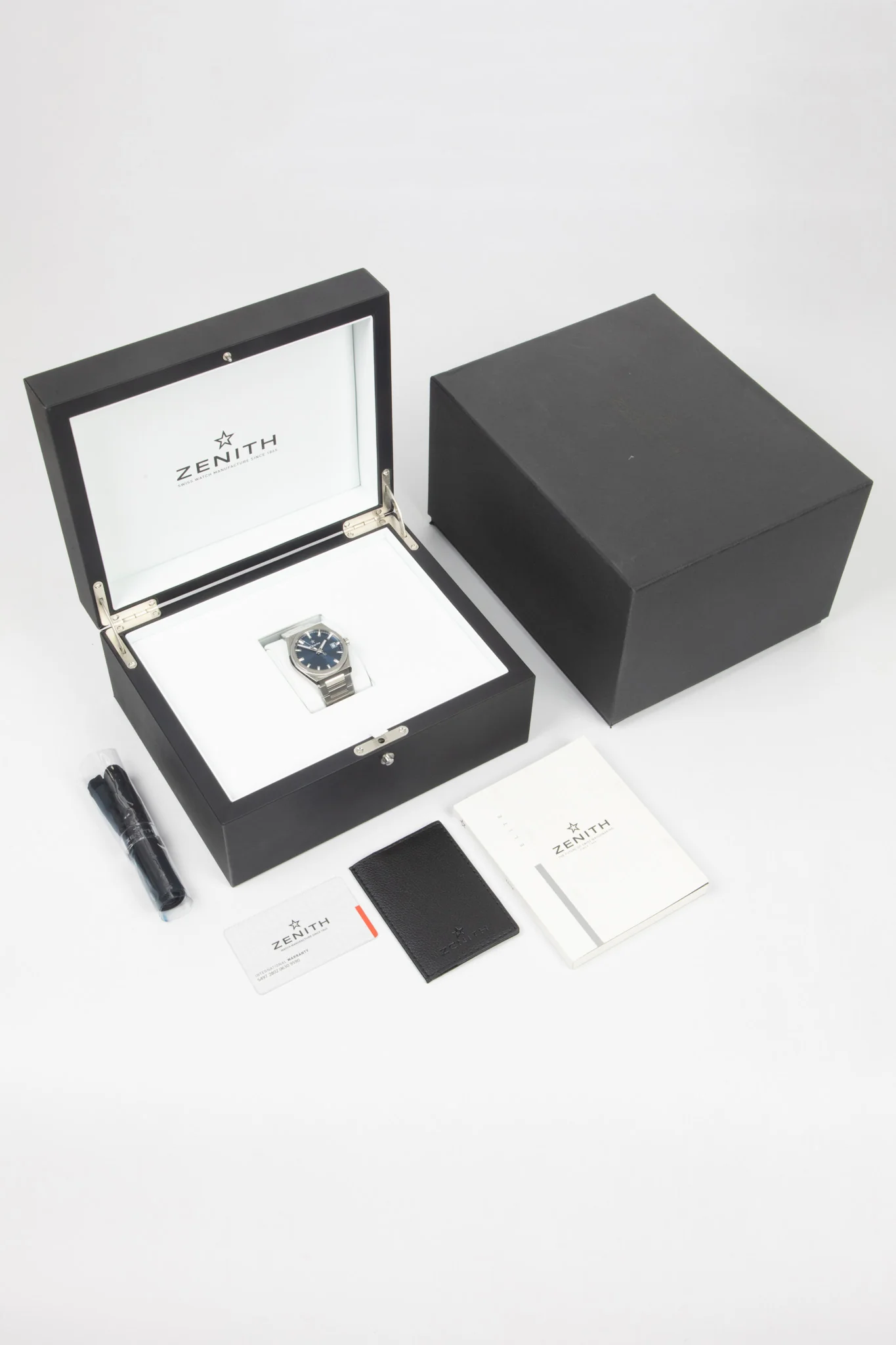 ZENITH 95.9000.670/51.M9000 Defy Classic 41mm Titanium Automatic Watch - Blue Dial - Image 9